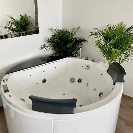 Oase - Luxurious Near The Center With Free Parking Apartmán